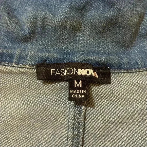 VGT Fashion Nova Women's Denim Zip Up Short Jumpsuit with 2 Front Pockets M - Picture 15 of 16